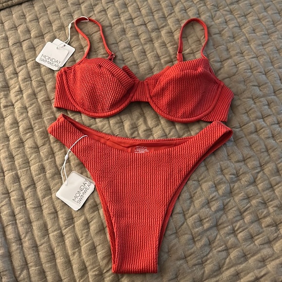 Monday Swimwear Byron Bottom Sangria Crinkle - Picture 4 of 4